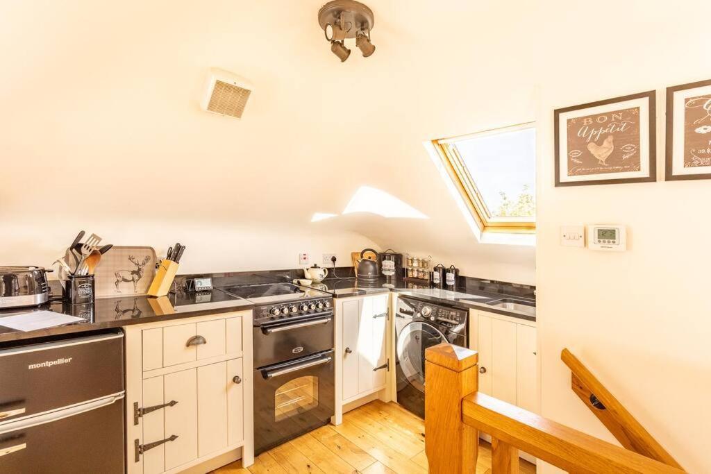 The Mews - A Cottage With A Spectacular Lake View Port Of Menteith Eksteriør billede